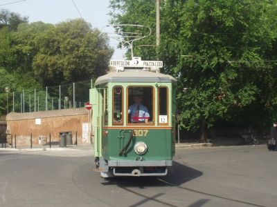 tram 907 a valle giulia