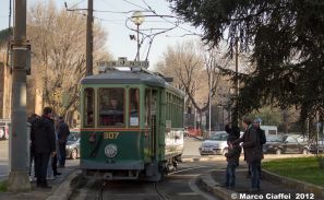 La 907 presso l'anello di inversione di Porta S. Paolo